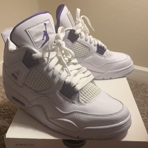 Air Jordan 4 Retro white/court purple (Men’s 8.5)(Women’s 10)